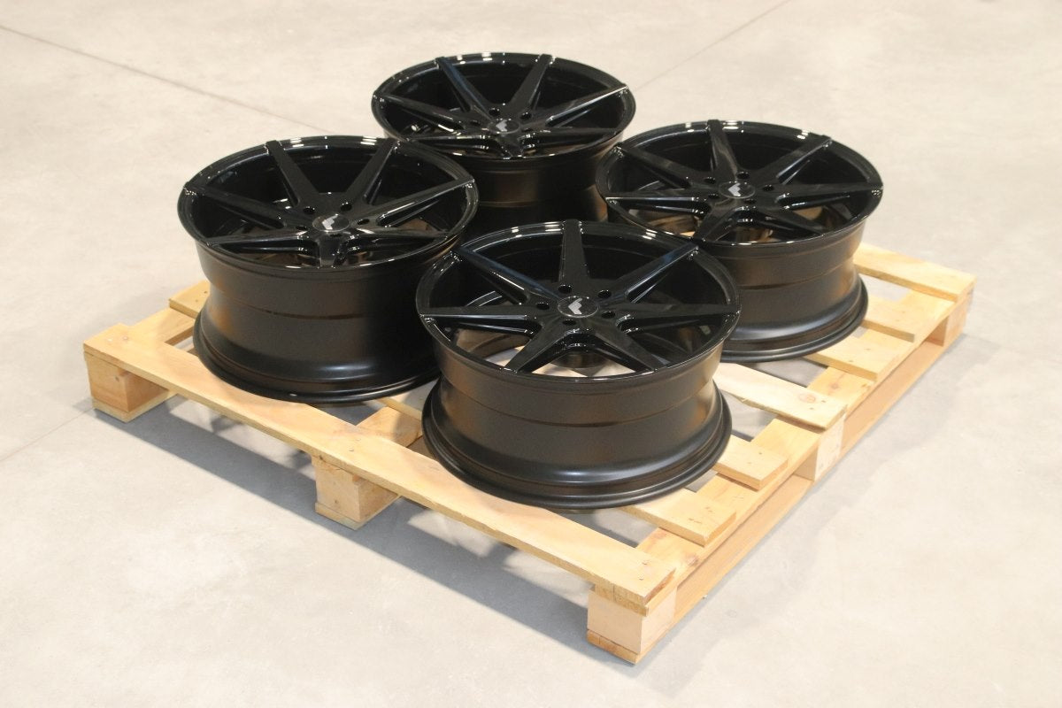 Japan Racing Complete Sets Alloy Wheel 19" x 8,5";9,5" ET25, 35 5x114.3 - Black