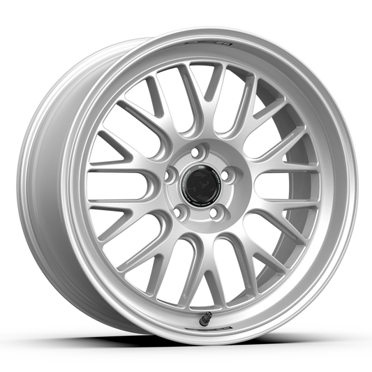 Fifteen52 Holeshot RSR wheel in Radiant Silver