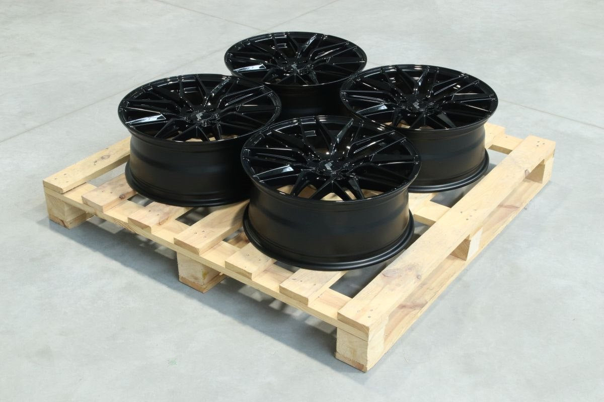 Japan Racing Complete Sets Alloy Wheel 18" x 7,5" ET33 4x100 - Black