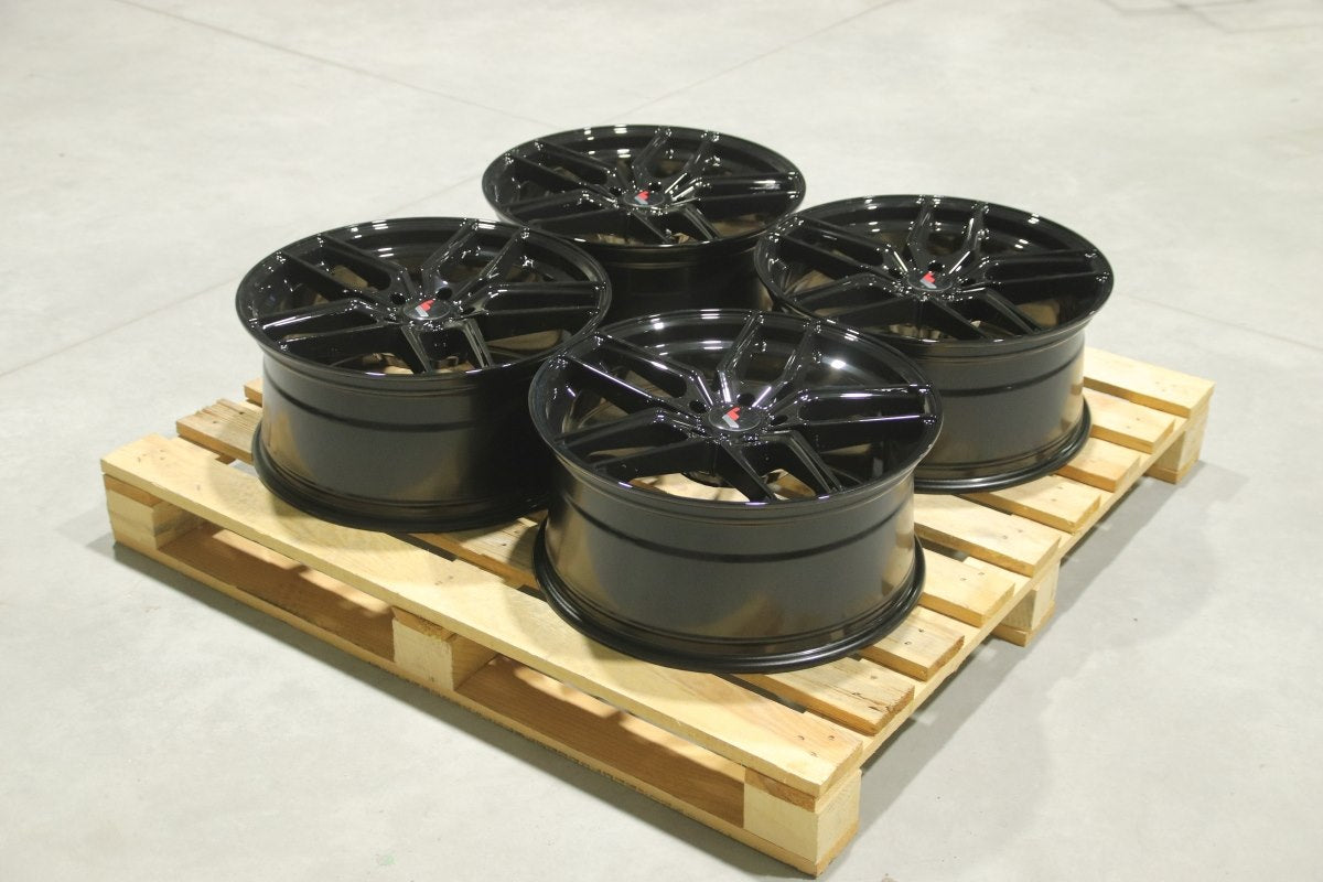 Japan Racing Complete Sets Alloy Wheel 19" x 8,5" ET35 5x114.3 - Black