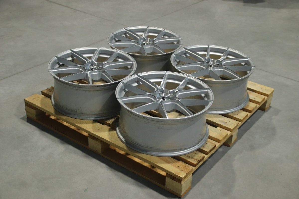 Japan Racing Complete Sets Alloy Wheel 20" x 8,5" ET35 5x115 - Silver