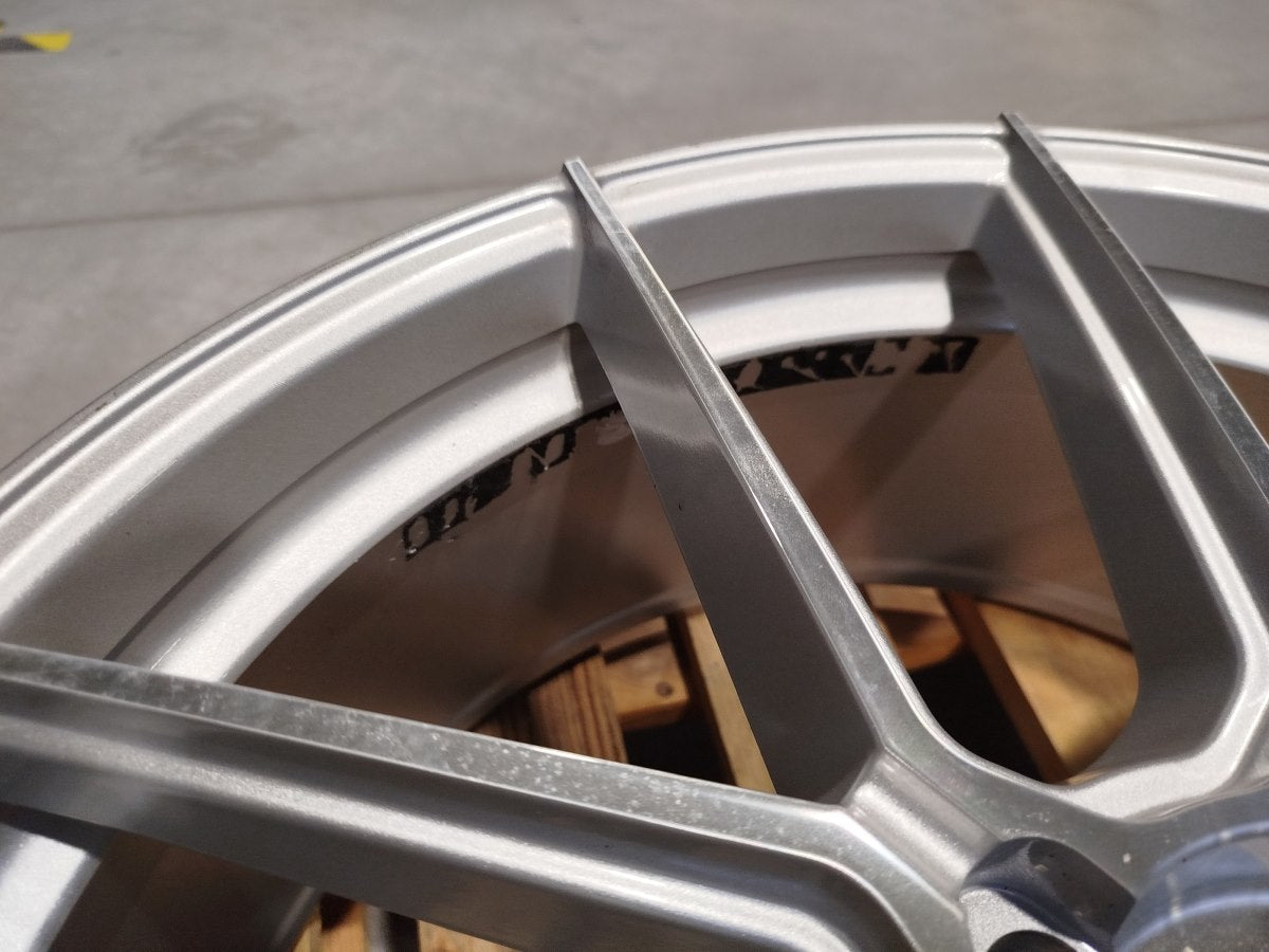 Japan Racing Complete Sets Alloy Wheel 20" x 8,5" ET35 5x115 - Silver