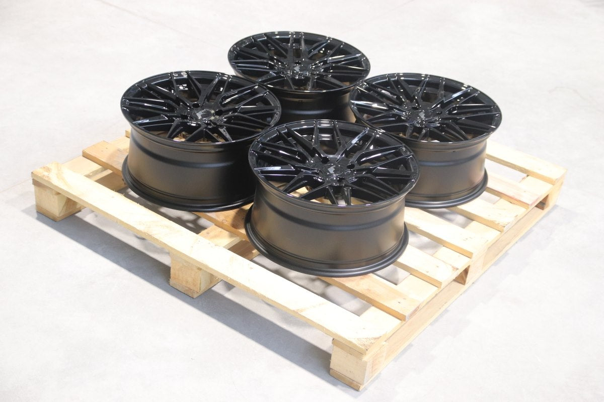 Japan Racing Complete Sets Alloy Wheel 17" x 8" ET30 4x108 - Black