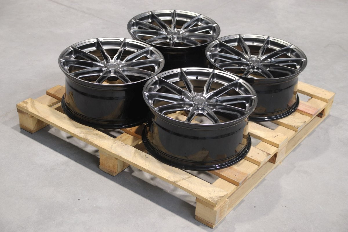 Japan Racing Complete Sets Alloy Wheel 19" x 8,5" ET43 5x120 - Hyper Black