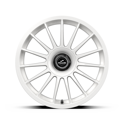 Fifteen52 Podium alloy wheel in Rally White