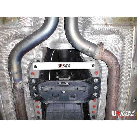 Mercedes C63 AMG W204 Ultra Racing Mid Lower Bar