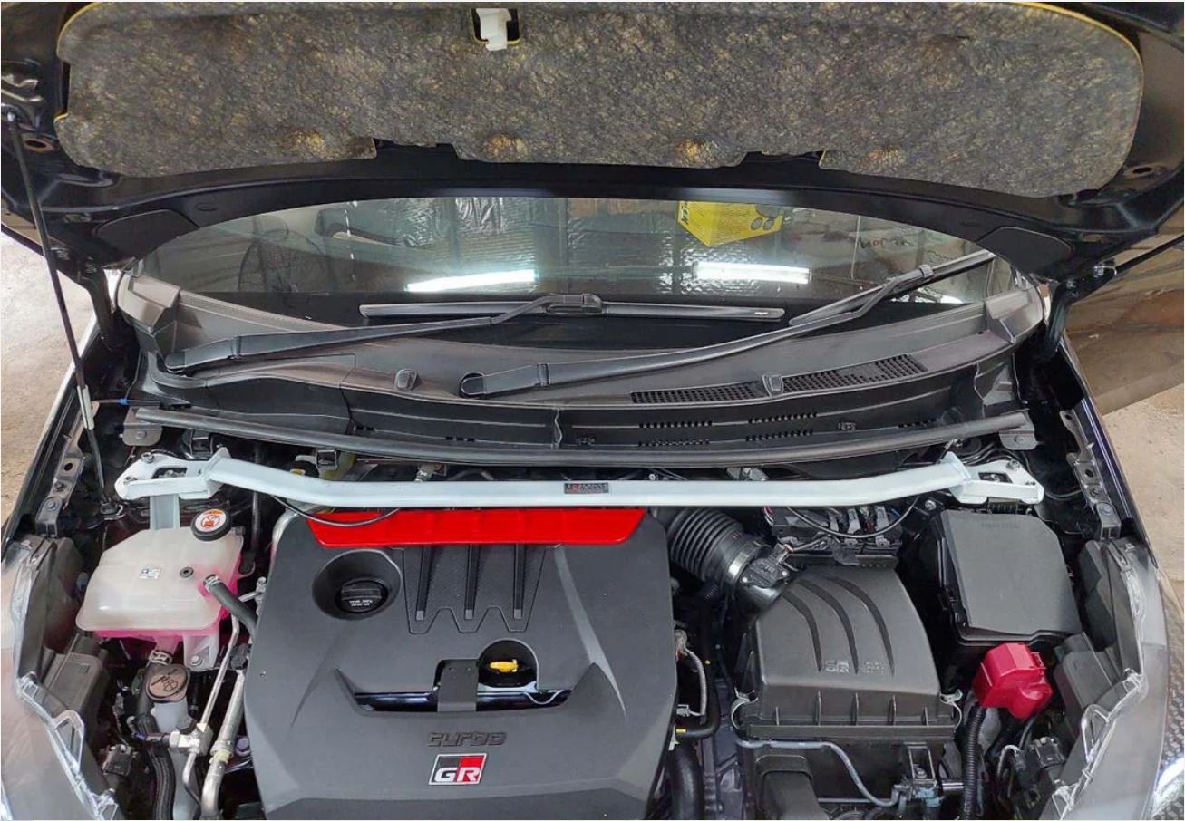 Toyota Yaris GR Gen.1 Ultra Racing Front Upper Strut Brace