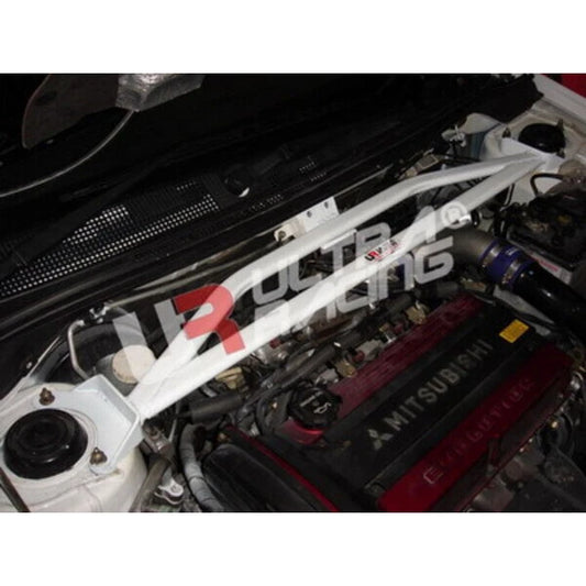 Mitsubishi Lancer Evo 8 / Evo 9 Ultra Racing 3-punts bovenste veerpootbrug voor