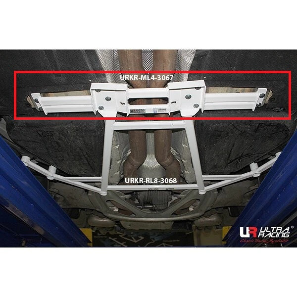 BMW M5 F10 Ultra Racing Mid Lower Bar