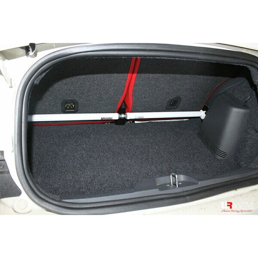 Barre anti-rapprochement supérieure arrière Ultra Racing pour Abarth 595 / 695